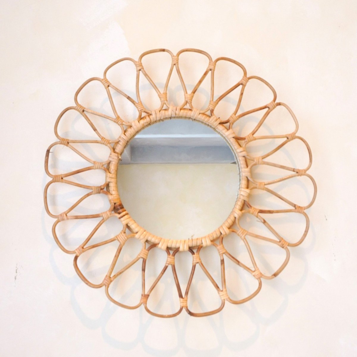 Intan rotan spiegel 38 cm klein handgemaakte Boho wandspiegel