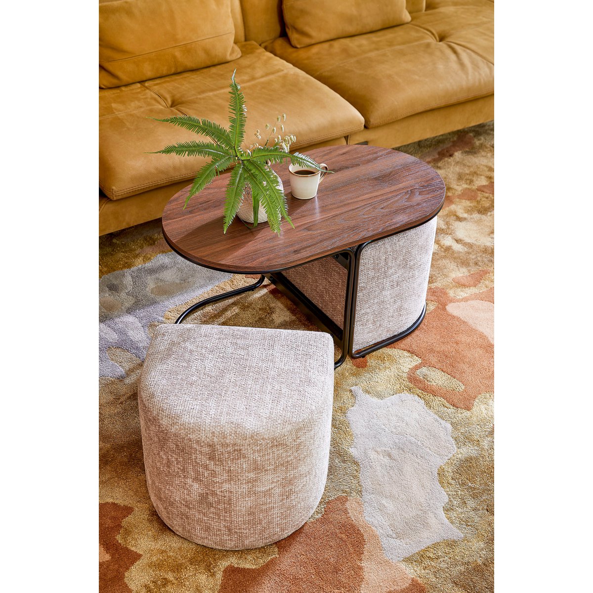 Multi Salontafel met 2 poefjes