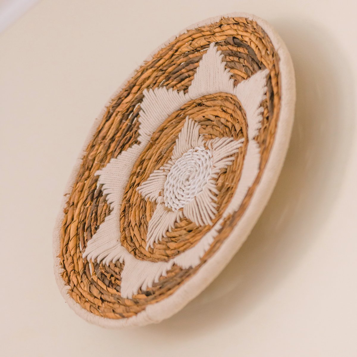 Kay Wanddecoratie | Decoratieve Schaal van Bananenvezel 2 maten