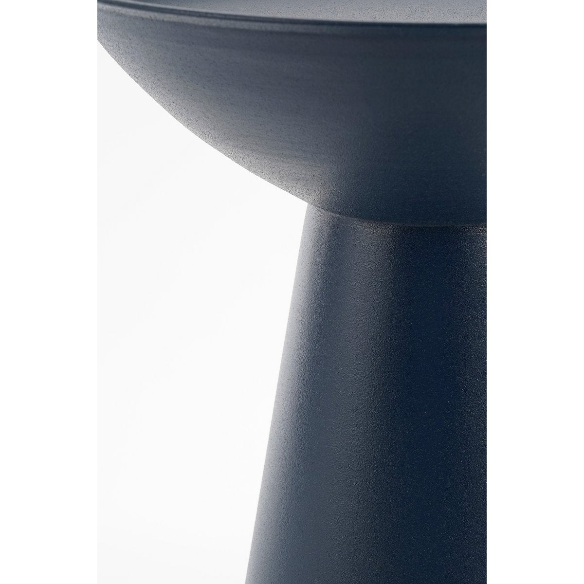 Coneo Bijzettafel H49 x Ø25 cm - FSC 100% - Metaal - Donkerblauw