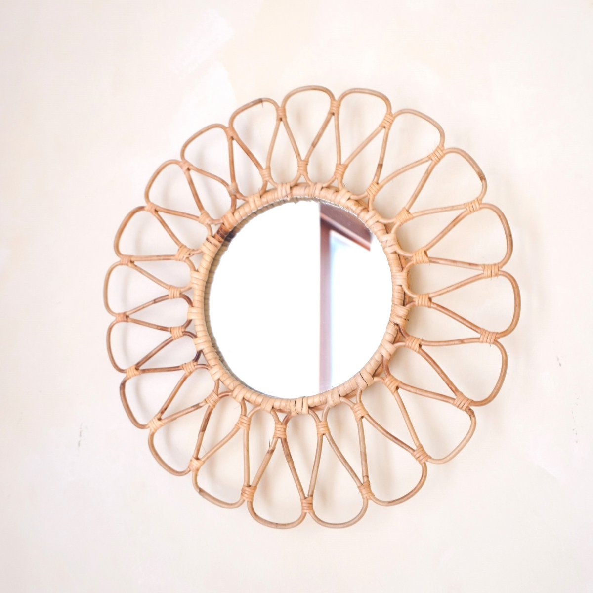 Intan rotan spiegel 38 cm klein handgemaakte Boho wandspiegel