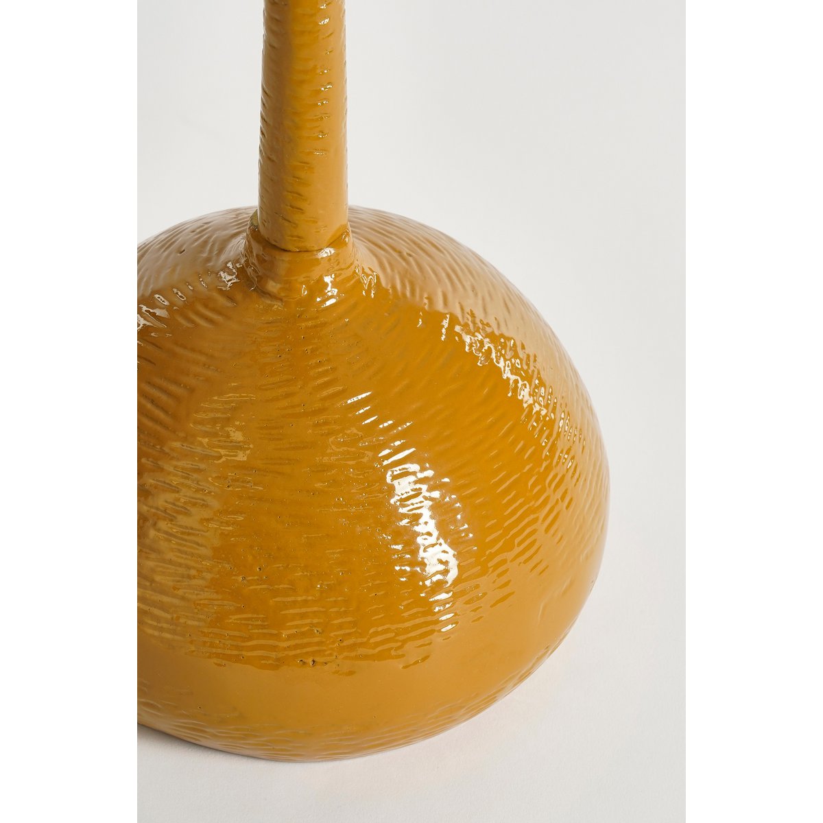 Lumo Bijzettafel H58 x Ø34 cm Gerecycled Aluminium 100% FSC Bruin