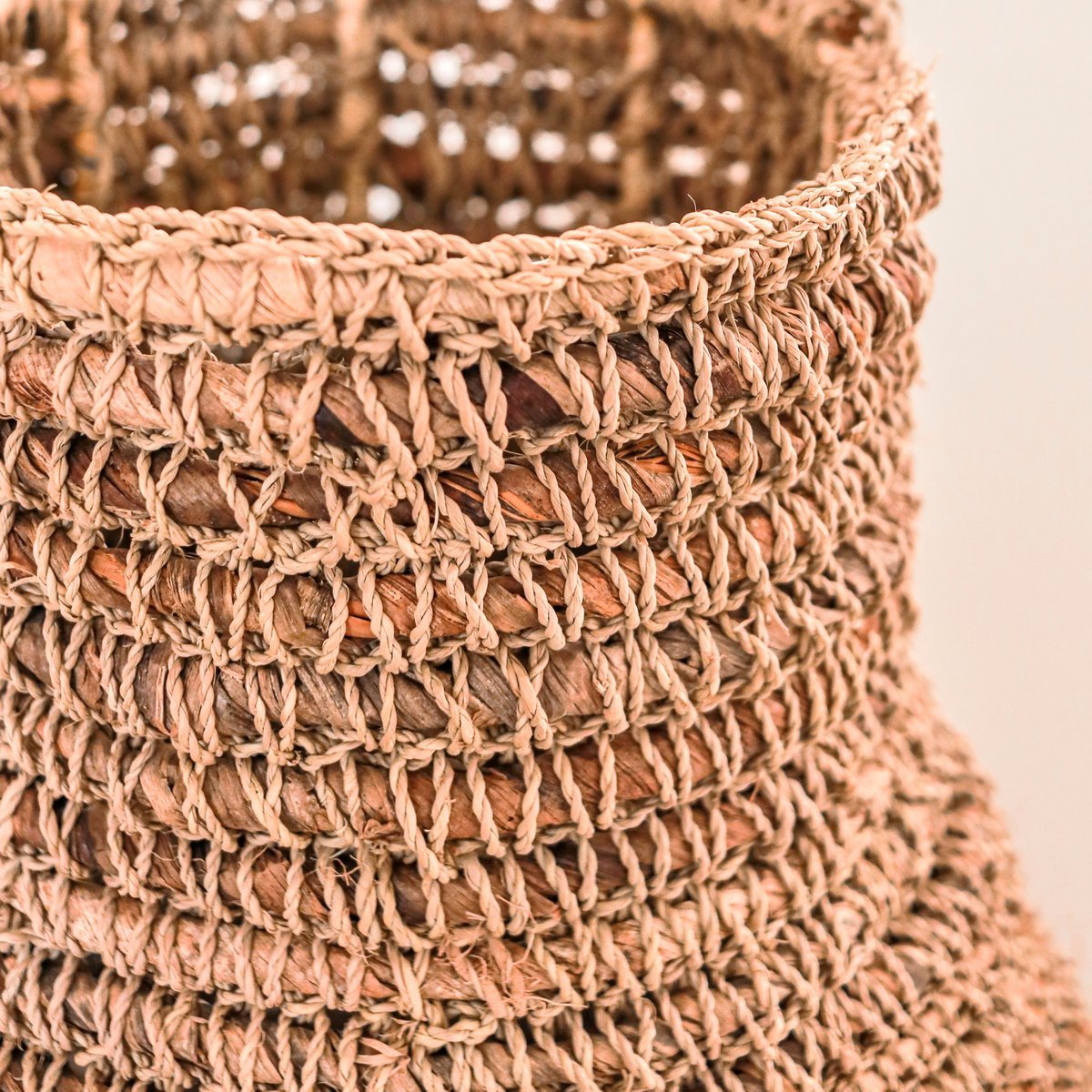 Kayla Geweven Raffia BOHO Vaas in fles vorm